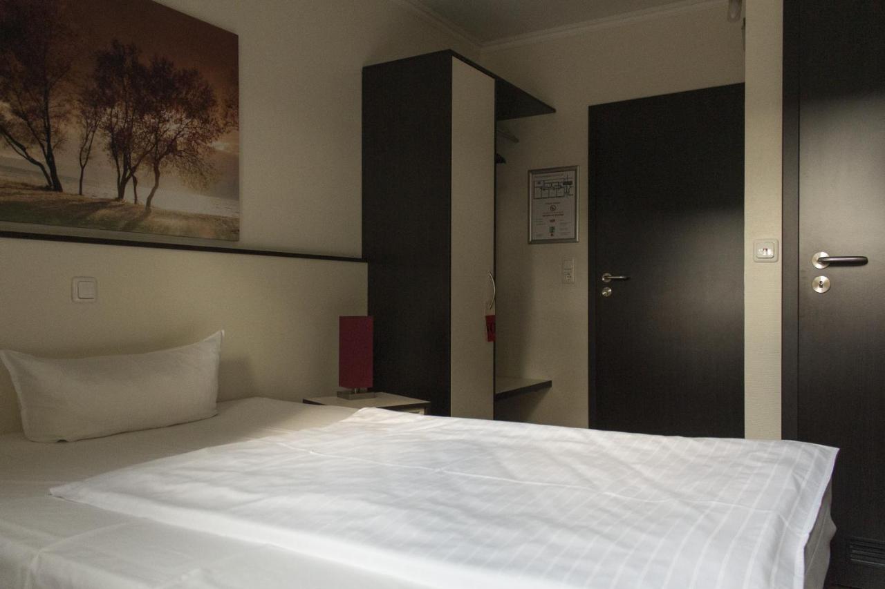 Schlueter Hotel & Restaurant Wankendorf المظهر الخارجي الصورة